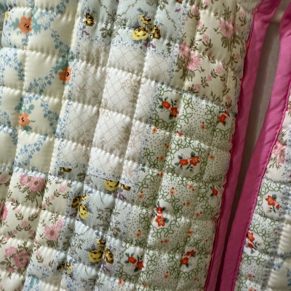 Main Strip Quilted Floral Vest - Picture 4 of 5